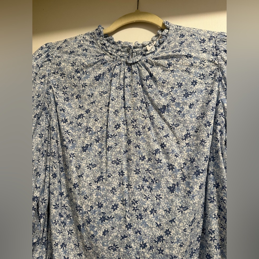 GAP Floral Blue Top